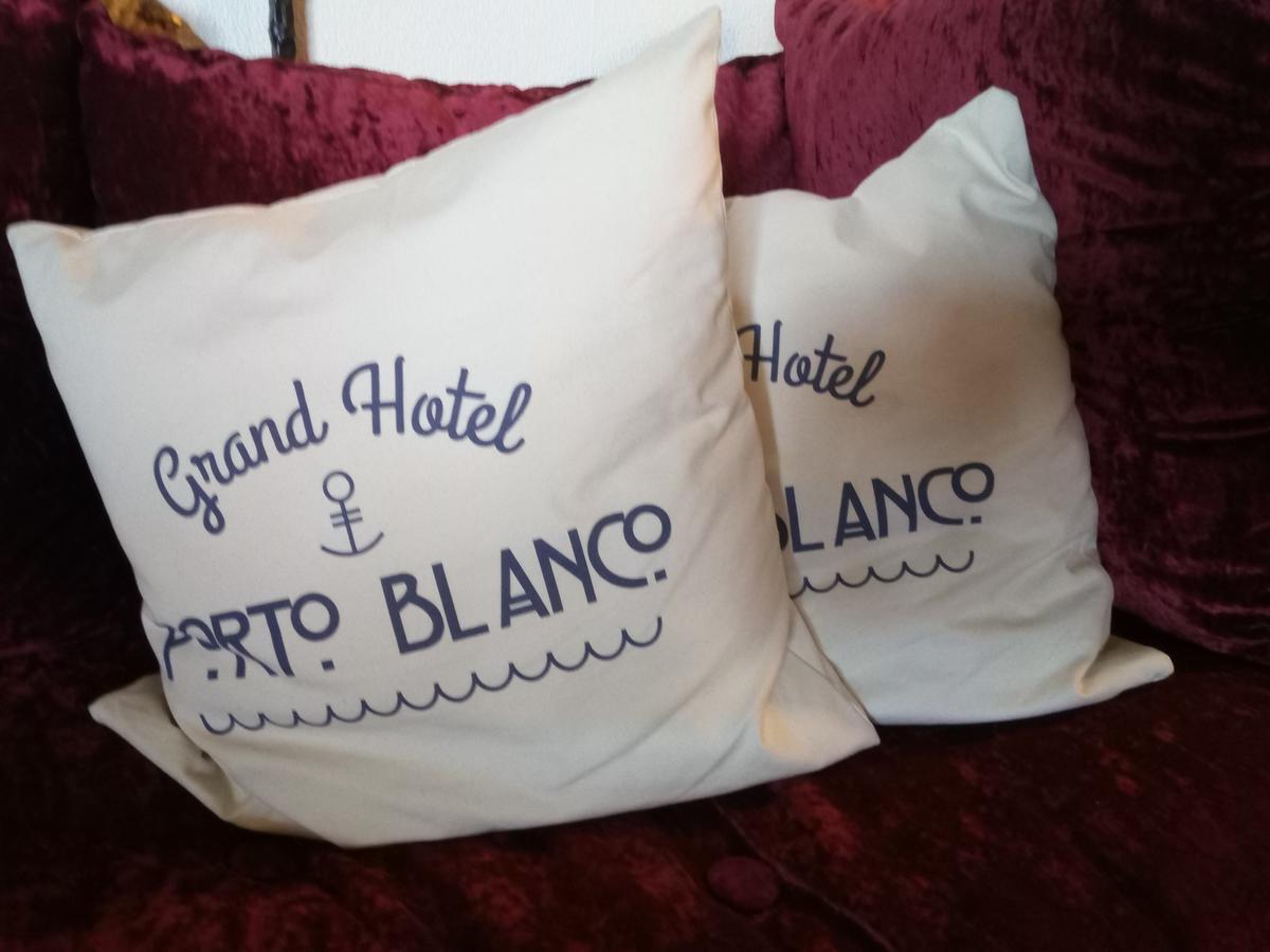 Grand Hotel De Port Blanc Penvénan Екстериор снимка